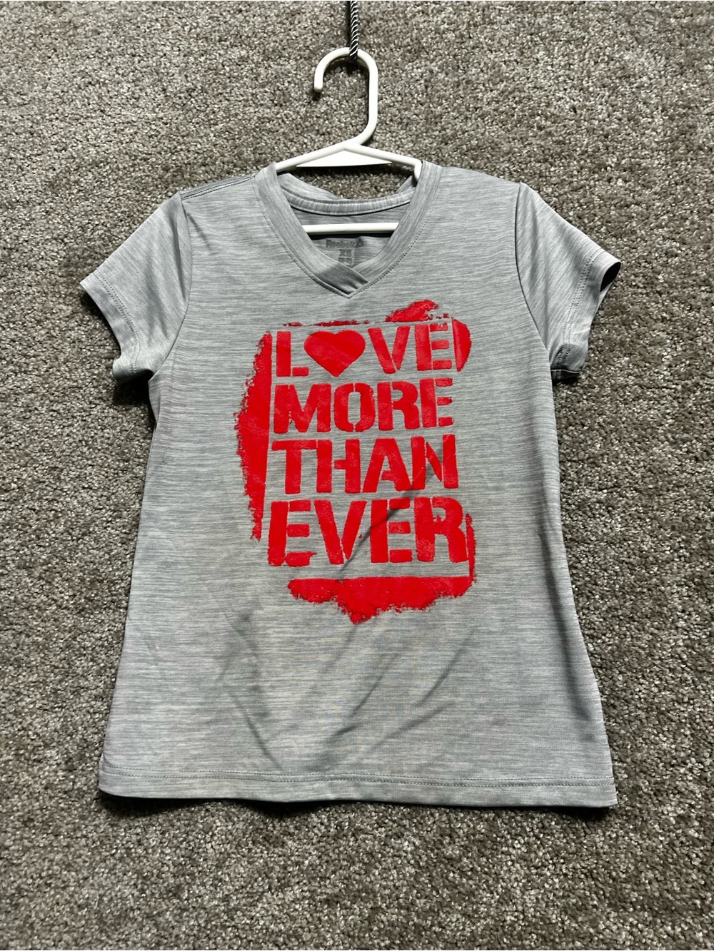 Reebok Woman’s Grey Short Sleeve Athletic Shirt Tee Top Size XS 7-8